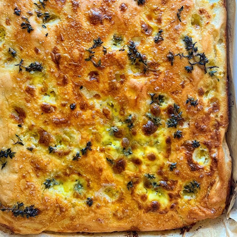 Thyme, Cream & Olive Oil Pizzacia