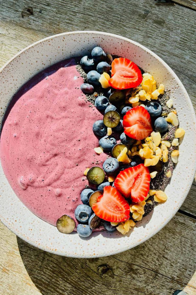 Blueberry smoothie bowl