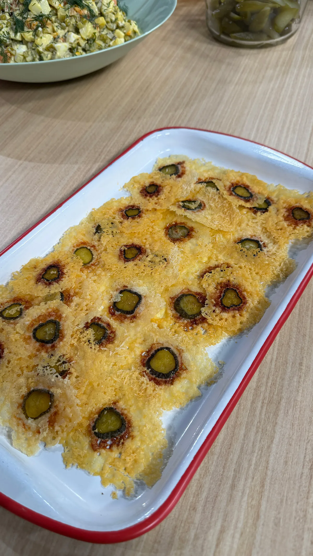 Pickle crisps